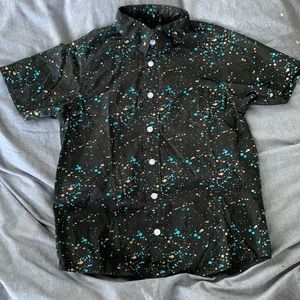 Boys short sleeve collar shirt. Black button down with paint splatter design 8